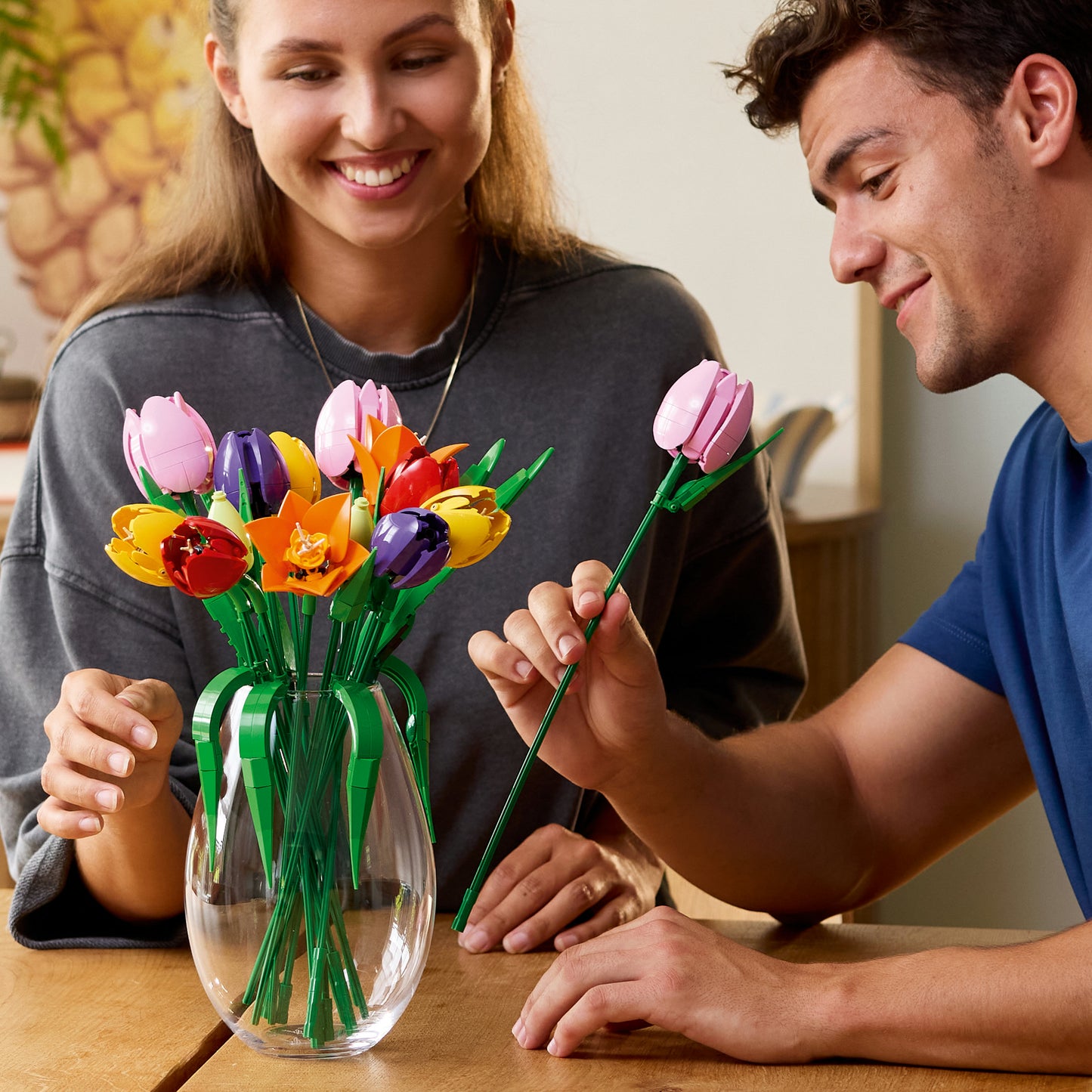 LEGO® Botanicals Boeket met Tulpen - Bloemendecoratie - Bouwset voor Volwassenen - Cadeautip - 11501