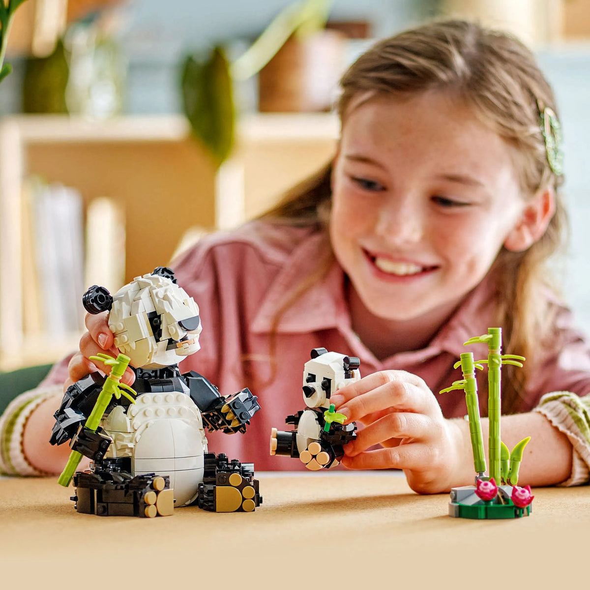 LEGO Wild Animals: Panda Family 31165 Creator 3-in-1
