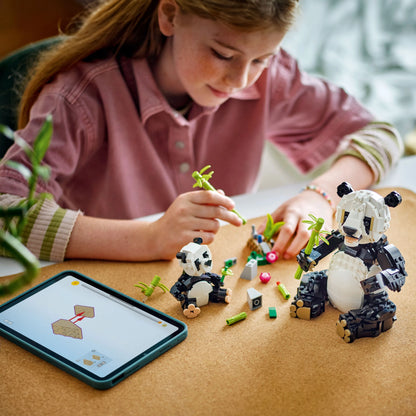 LEGO Wild Animals: Panda Family 31165 Creator 3-in-1