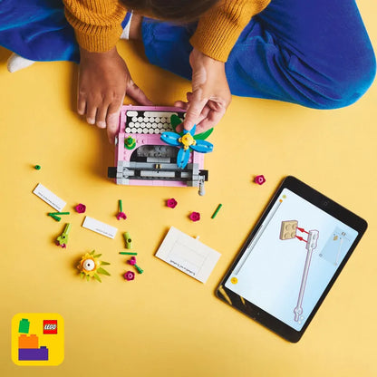 LEGO Typewriter with Flowers 31169 Creator 3-in-1