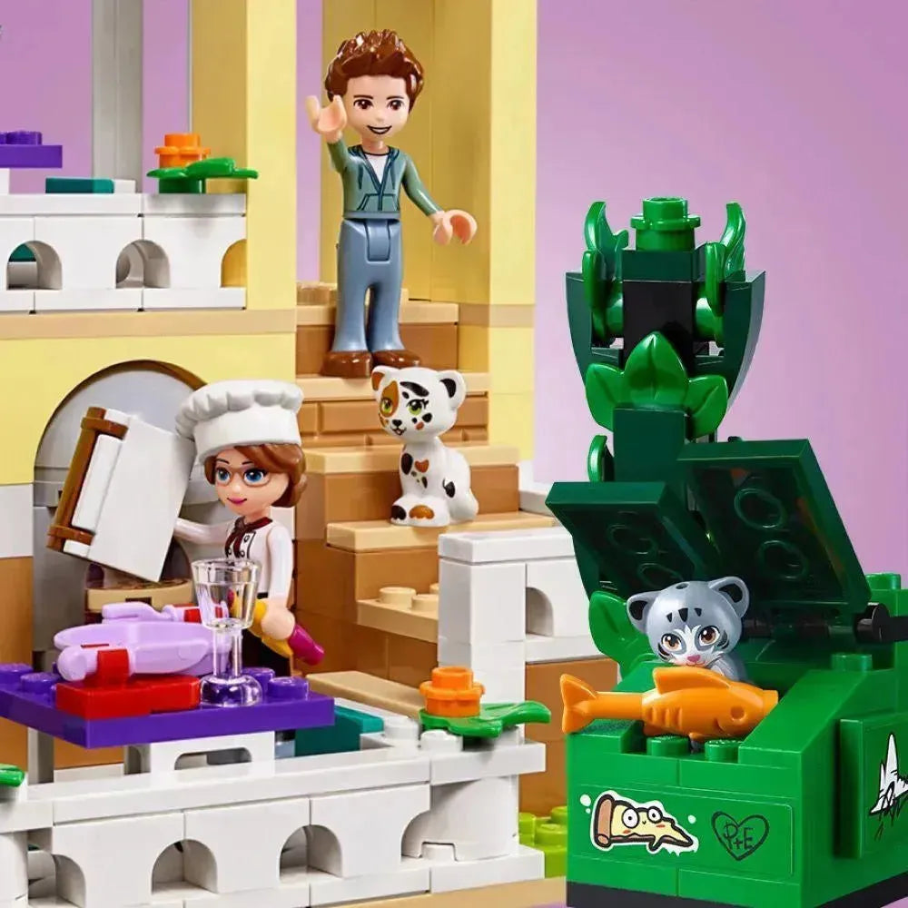 LEGO Dining Out at Heartlake City Restaurant 41379 Friends