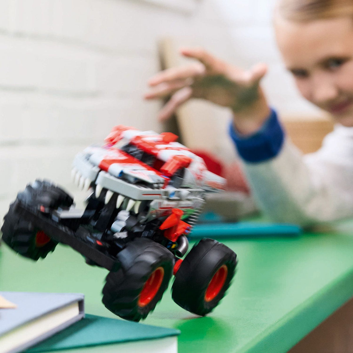 LEGO The Monster Jam ThunderROARus 42200 Technic