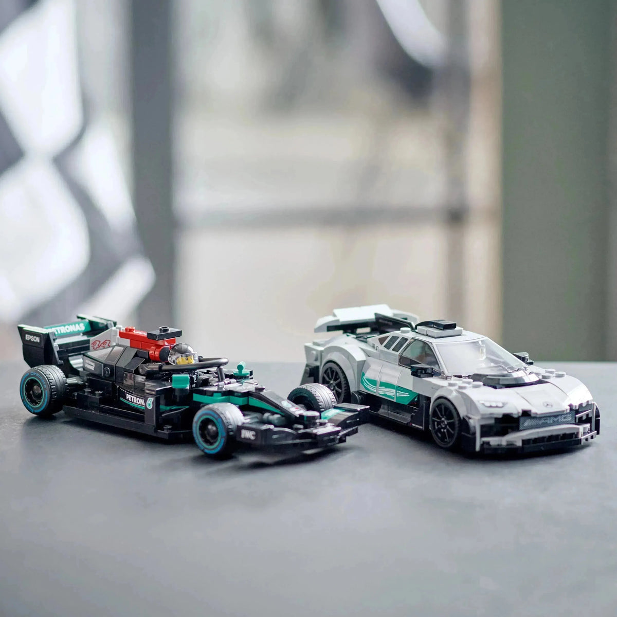 LEGO The Mercedes-AMG Formula 1 W12 E Performance & Mercedes-AMG Project One 76909 Speedchampions