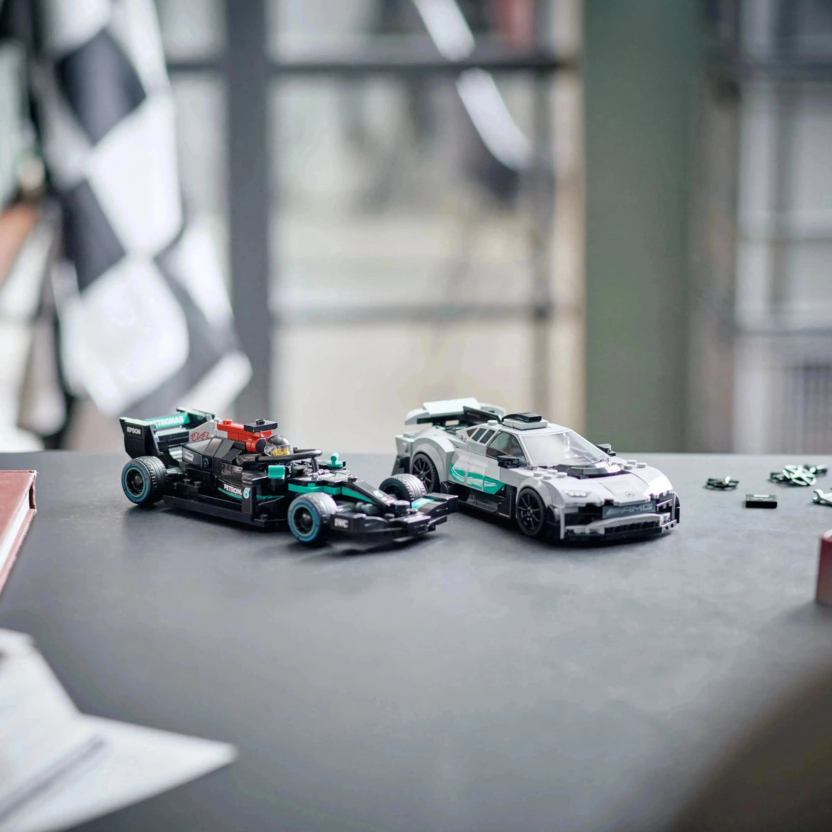 LEGO The Mercedes-AMG Formula 1 W12 E Performance & Mercedes-AMG Project One 76909 Speedchampions