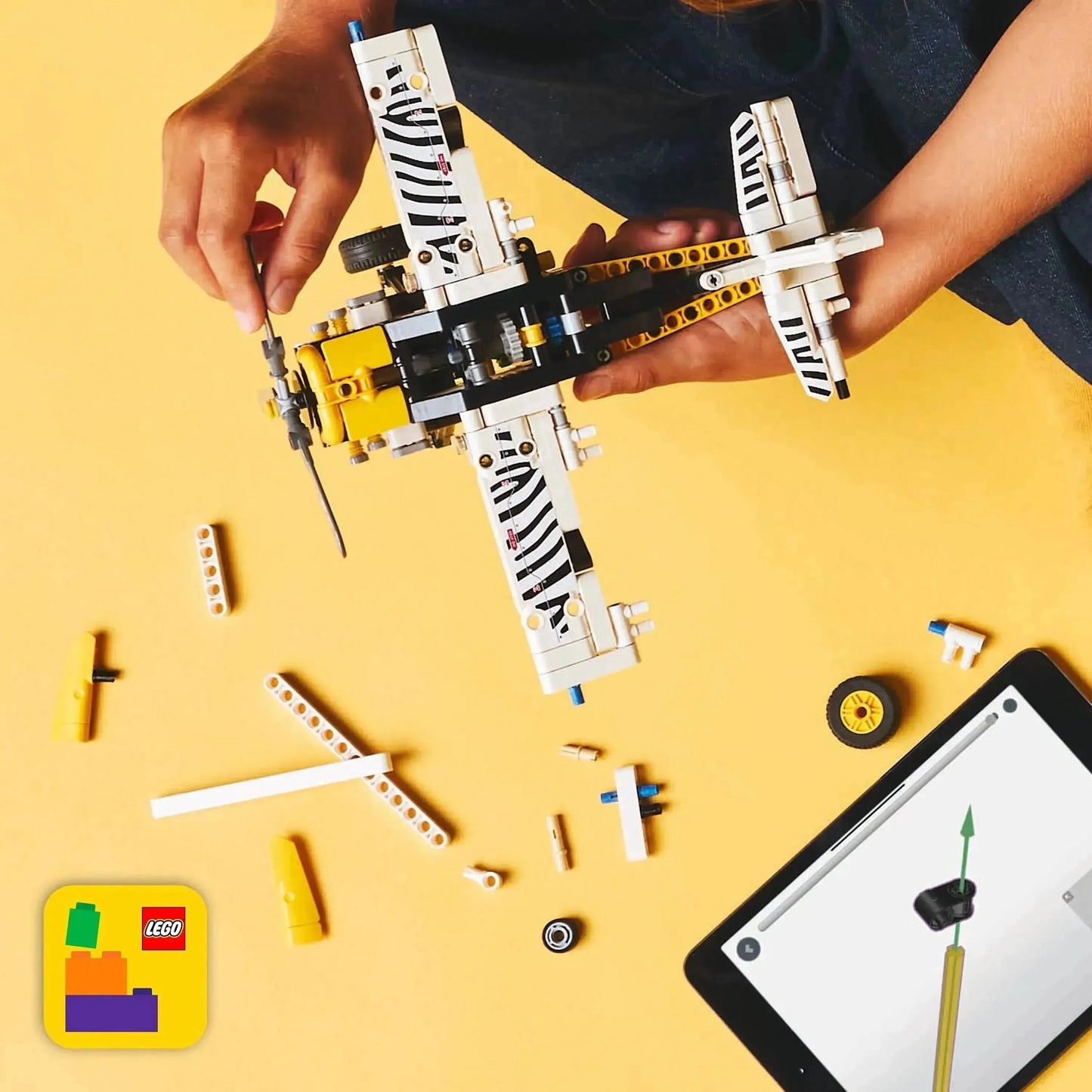 LEGO Oerwoud Vliegtuig 42198 Technic