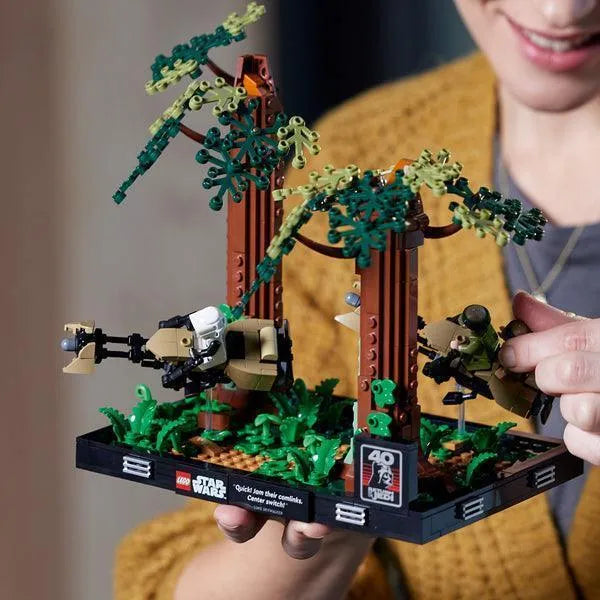 LEGO The Endor Speeder Bike Chase Diorama 75353 StarWars LEOG STARWARS @ 2TTOYS | Official LEGO shop😊🥰 LEGO €. 79.99