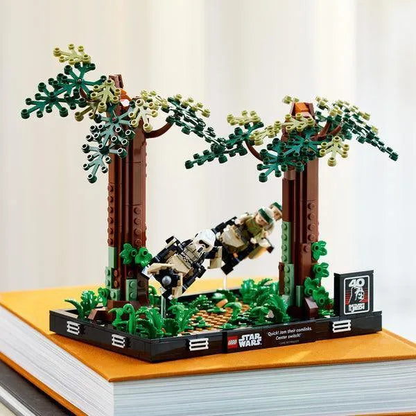 LEGO The Endor Speeder Bike Chase Diorama 75353 StarWars LEOG STARWARS @ 2TTOYS | Official LEGO shop😊🥰 LEGO €. 79.99